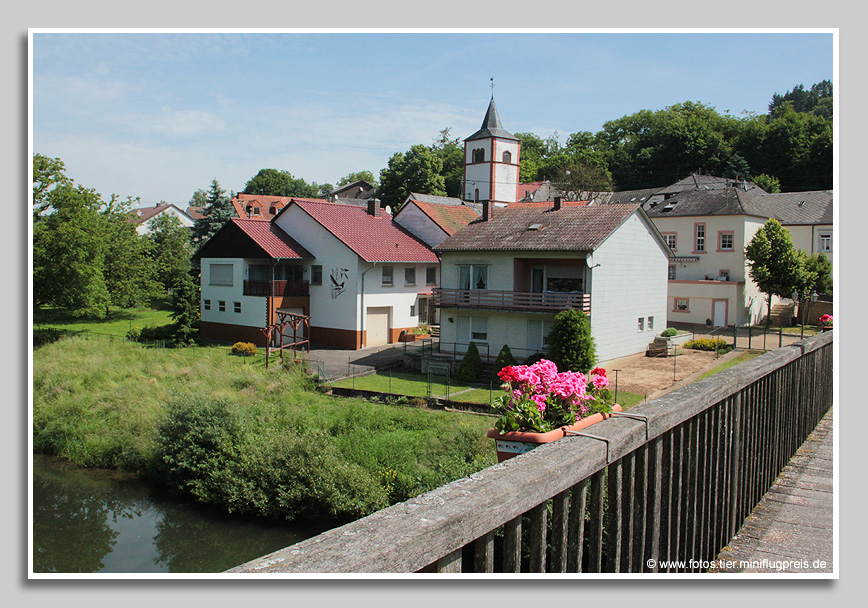 Holzbrücke zwischen Moersdorf und Metzdorf an der Sauer