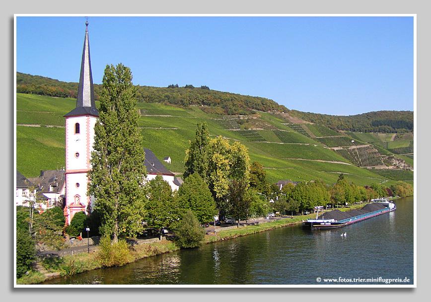 Piesport mit Kirche St.Michael