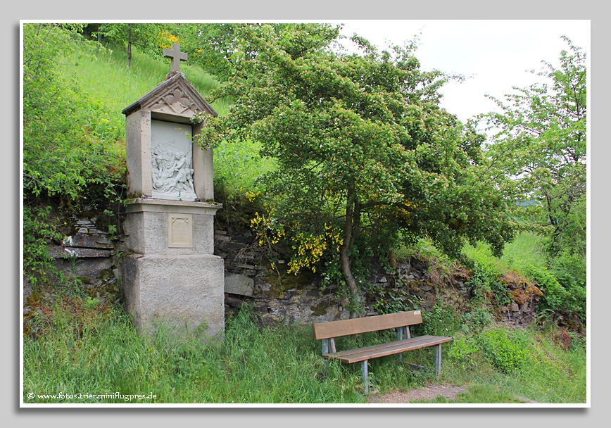 Kreuzweg in den Weinbergen bei Cochem