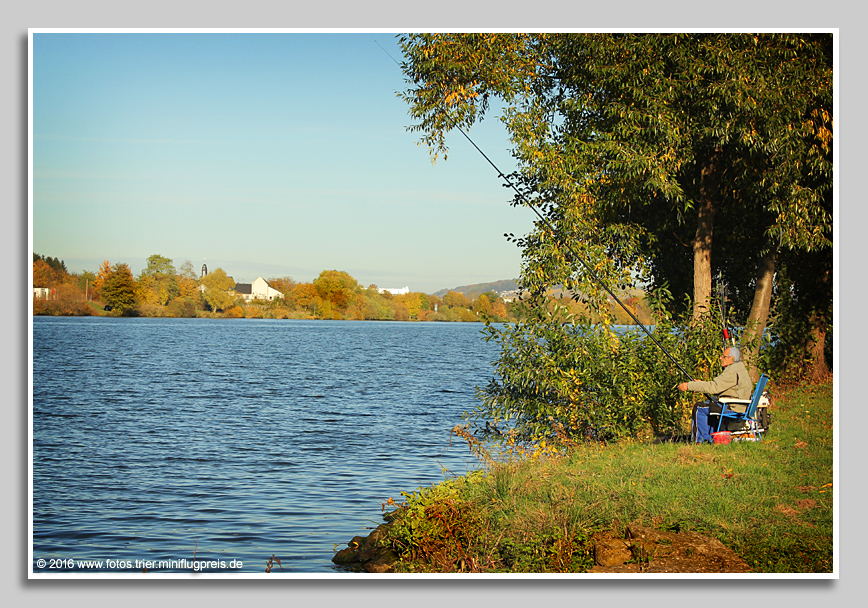 Angler am Konzer Moselufer