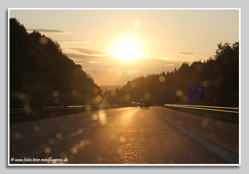 Autobahn A1 in Richtung Trier beim Parkplatz "Mehringer Höhe"