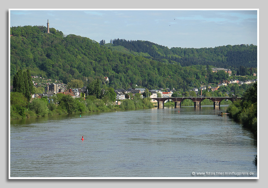 Aussicht auf die Mariensäule (l.o.) und die Römerbrücke