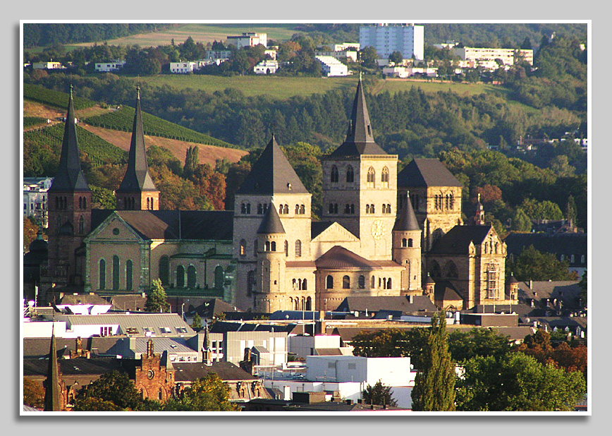 Der Dom in Trier vom Felsenpfad aus betrachtet